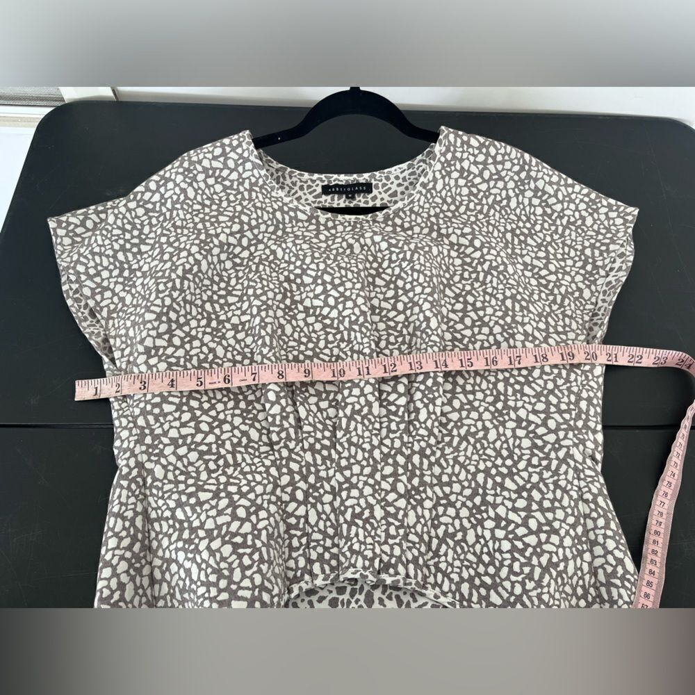 Abbey Glass M Silver Animal Print Blouse - Picture 4 of 5